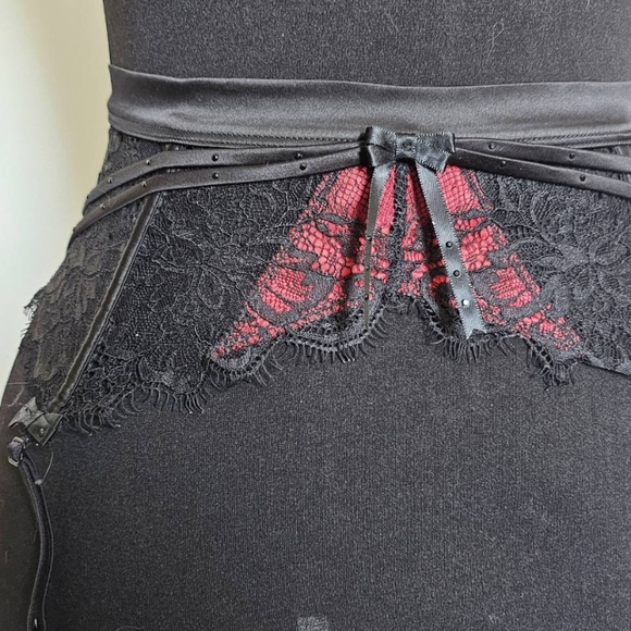 Honey Birdette Madame Red garter belt - Picture 3 of 8